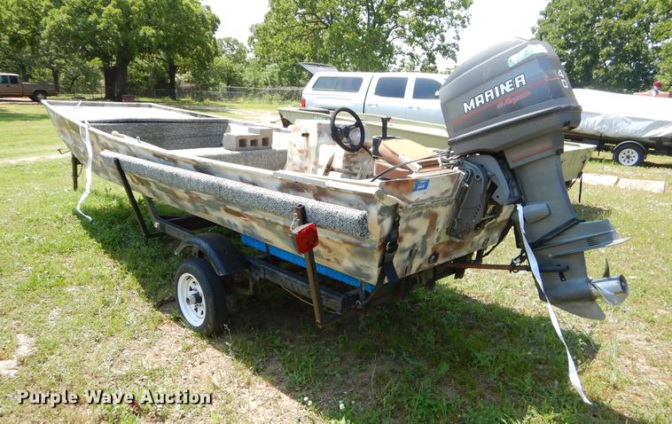 image for item EI9166 1982 Loweline aluminum flat bottom boat