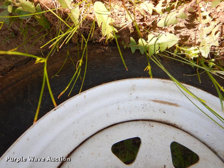 image for item EI9166 1982 Loweline aluminum flat bottom boat