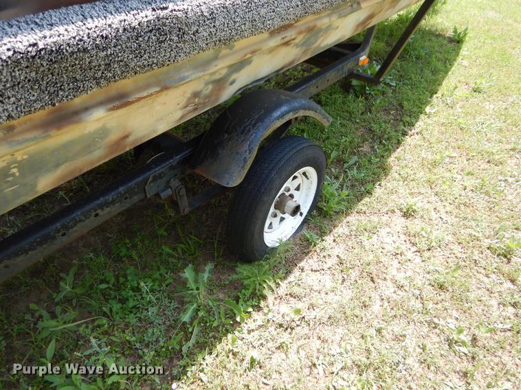 image for item EI9166 1982 Loweline aluminum flat bottom boat