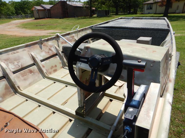 image for item EI9166 1982 Loweline aluminum flat bottom boat