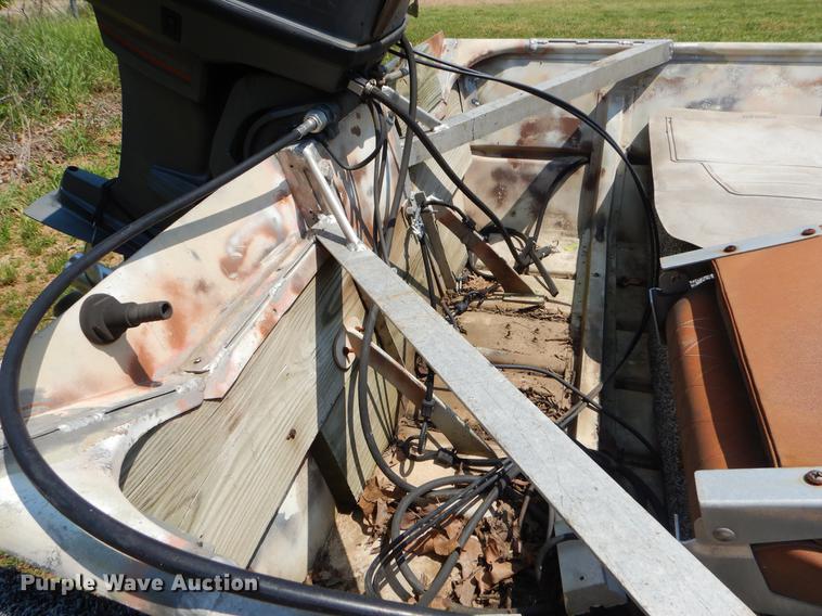 image for item EI9166 1982 Loweline aluminum flat bottom boat