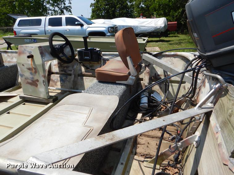 image for item EI9166 1982 Loweline aluminum flat bottom boat