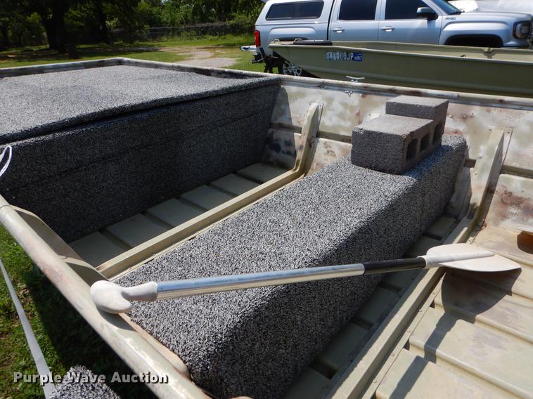 image for item EI9166 1982 Loweline aluminum flat bottom boat