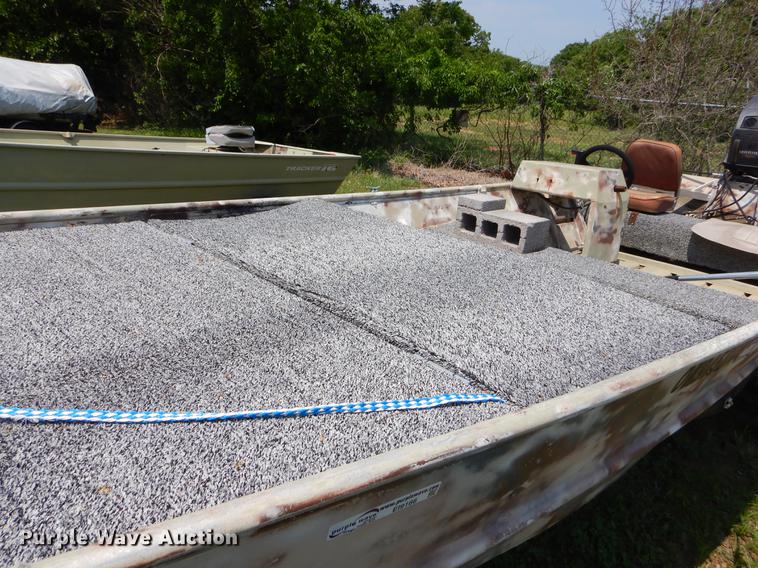 image for item EI9166 1982 Loweline aluminum flat bottom boat