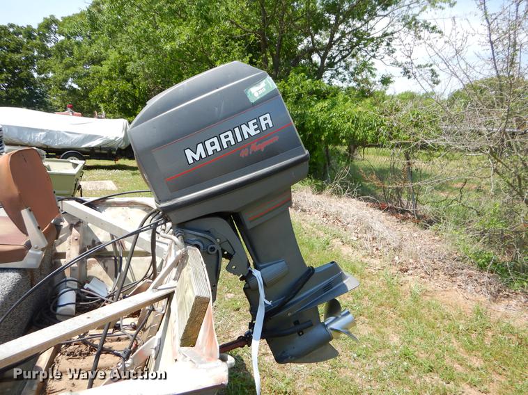 image for item EI9166 1982 Loweline aluminum flat bottom boat