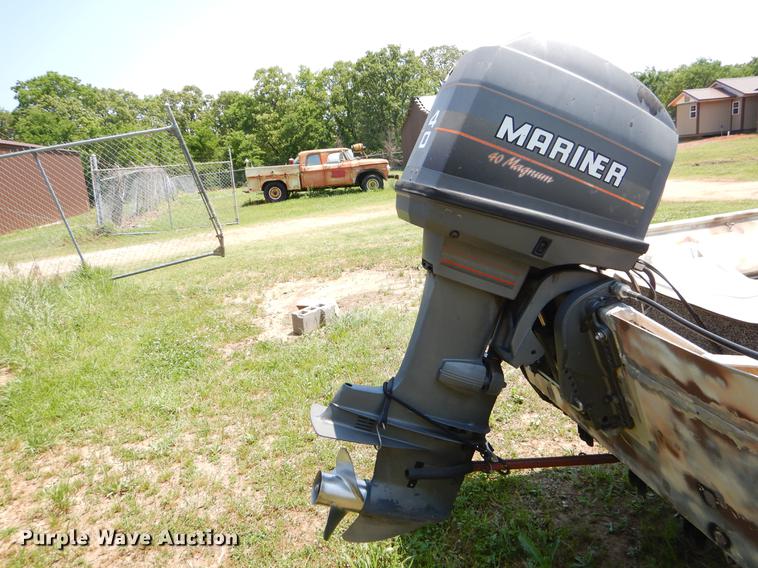 image for item EI9166 1982 Loweline aluminum flat bottom boat