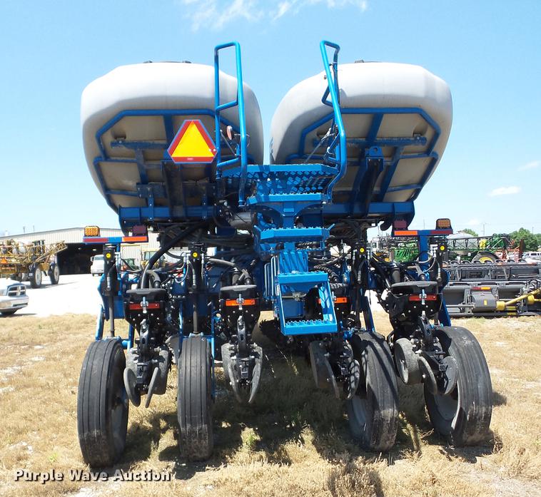 image for item AY9501 2014 Kinze 4900 no-till planter