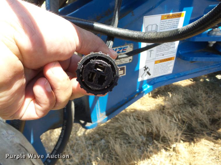 image for item AY9501 2014 Kinze 4900 no-till planter