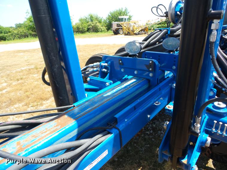 image for item AY9501 2014 Kinze 4900 no-till planter