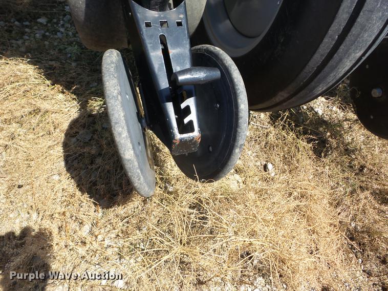 image for item AY9501 2014 Kinze 4900 no-till planter