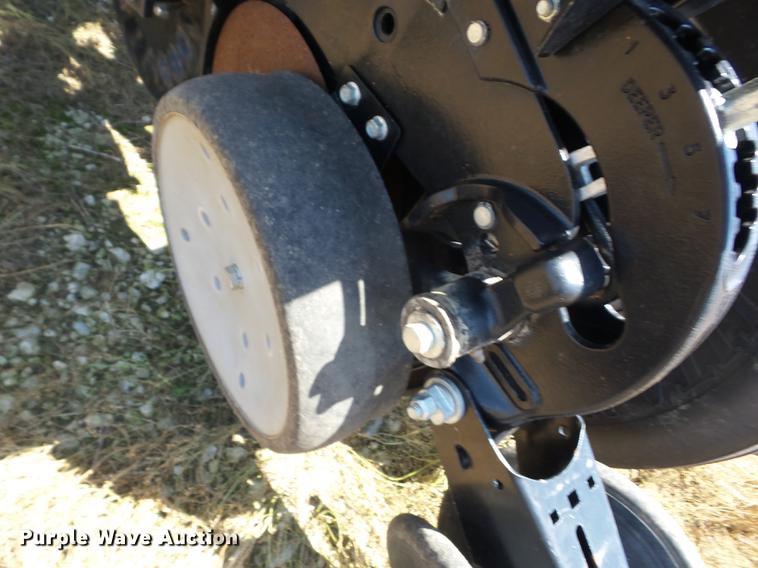 image for item AY9501 2014 Kinze 4900 no-till planter