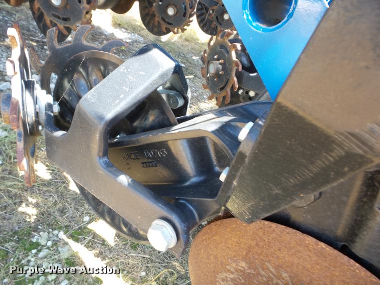 image for item AY9501 2014 Kinze 4900 no-till planter