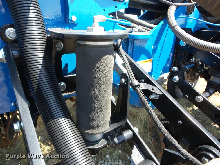 image for item AY9501 2014 Kinze 4900 no-till planter