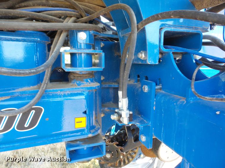 image for item AY9501 2014 Kinze 4900 no-till planter