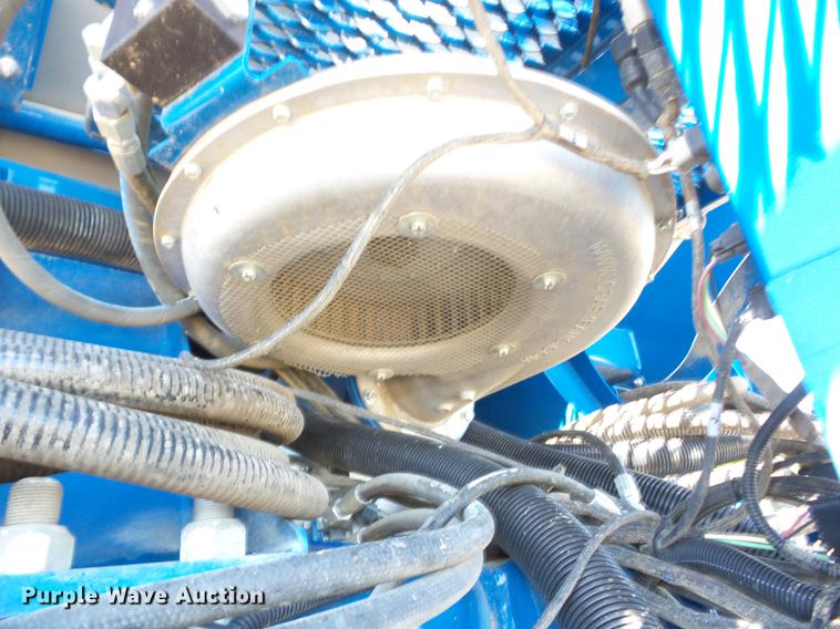 image for item AY9501 2014 Kinze 4900 no-till planter