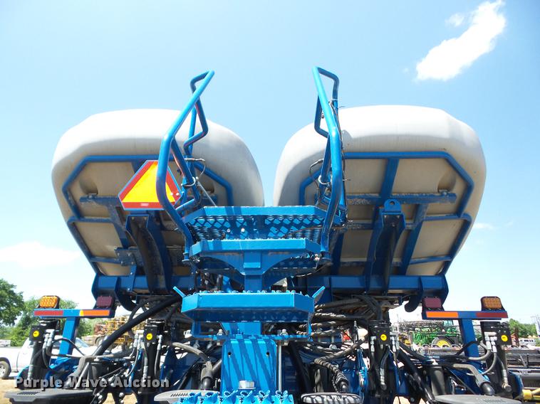image for item AY9501 2014 Kinze 4900 no-till planter