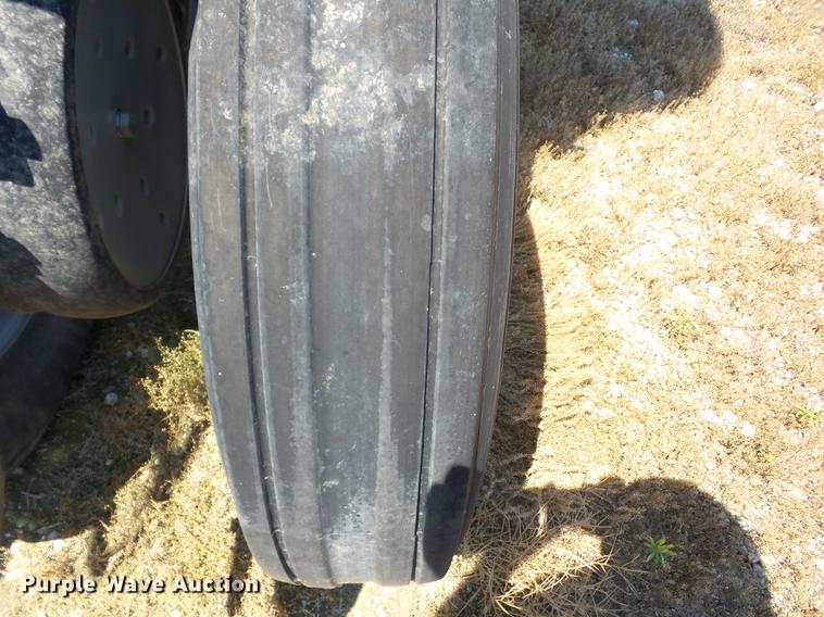 image for item AY9501 2014 Kinze 4900 no-till planter