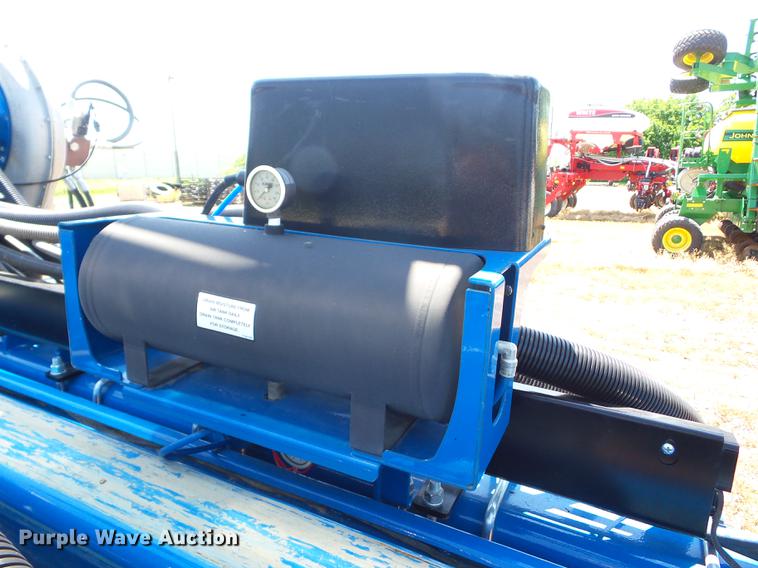 image for item AY9501 2014 Kinze 4900 no-till planter