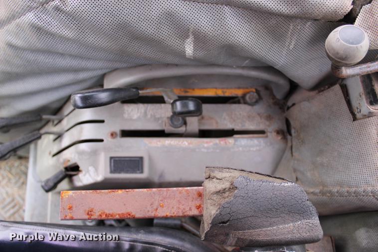 image for item BE9352 Massey-Ferguson 399 tractor