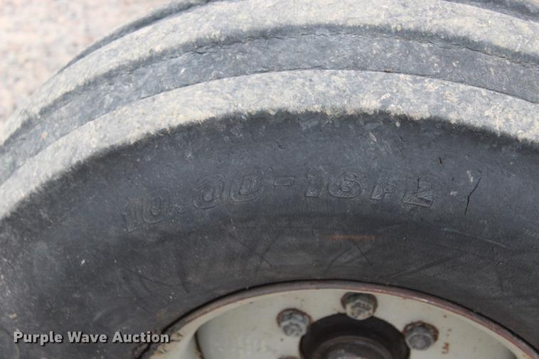 image for item BE9352 Massey-Ferguson 399 tractor