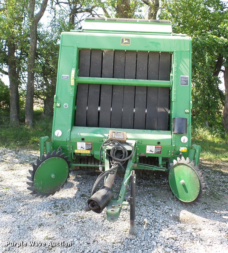 image for item BI9533 1997 John Deere 566 round baler