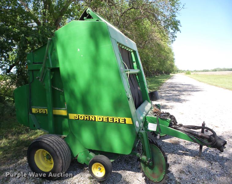 image for item BI9533 1997 John Deere 566 round baler