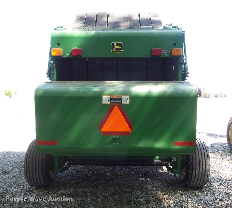 image for item BI9533 1997 John Deere 566 round baler