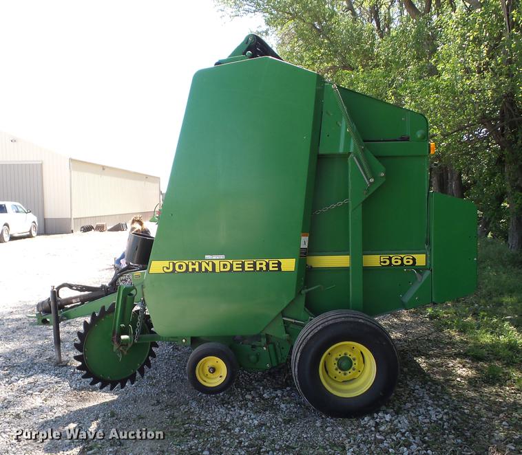 image for item BI9533 1997 John Deere 566 round baler