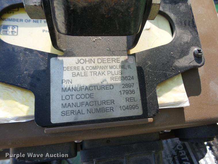 image for item BI9533 1997 John Deere 566 round baler