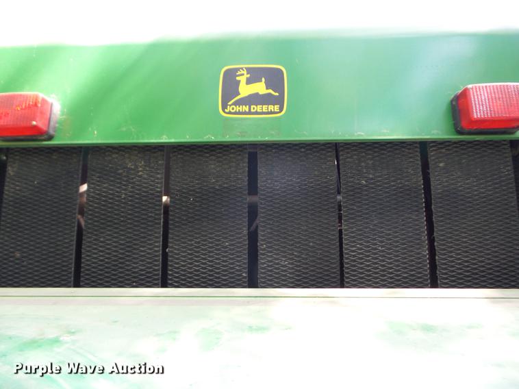 image for item BI9533 1997 John Deere 566 round baler