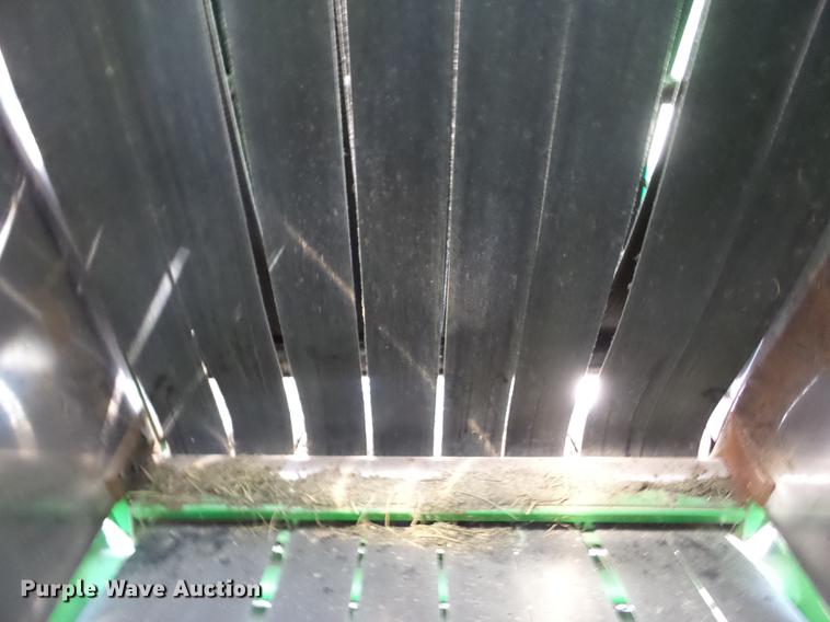 image for item BI9533 1997 John Deere 566 round baler