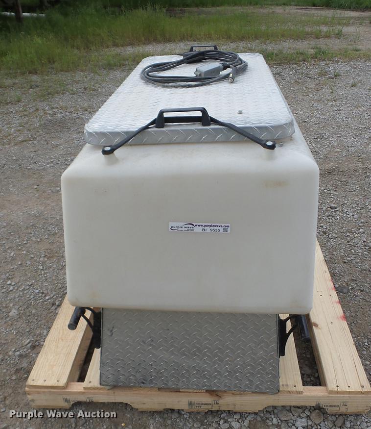 image for item BI9535 Feed Train UTV feeder