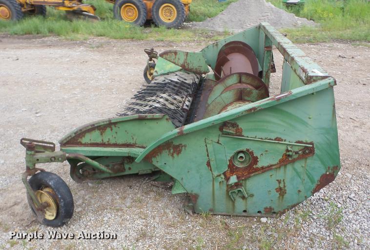 image for item BI9536 John Deere 912 pickup head