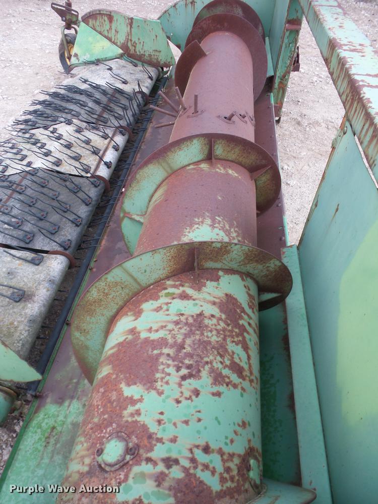 image for item BI9536 John Deere 912 pickup head