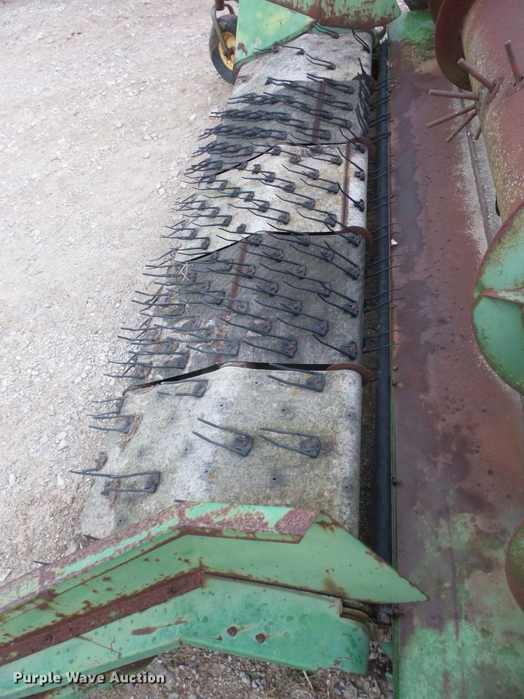 image for item BI9536 John Deere 912 pickup head