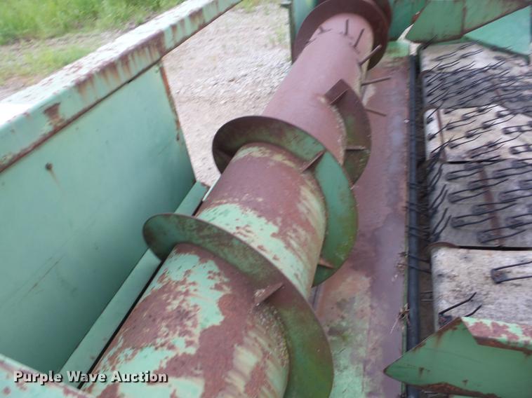 image for item BI9536 John Deere 912 pickup head