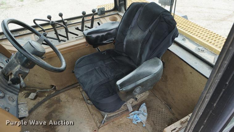 image for item DB6034 1993 Caterpillar Challenger 75C tractor