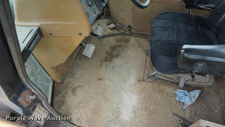 image for item DB6034 1993 Caterpillar Challenger 75C tractor