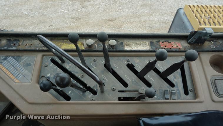 image for item DB6034 1993 Caterpillar Challenger 75C tractor