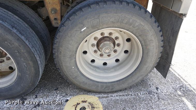 image for item DB6043 1990 Timpte double hopper bottom grain trailer