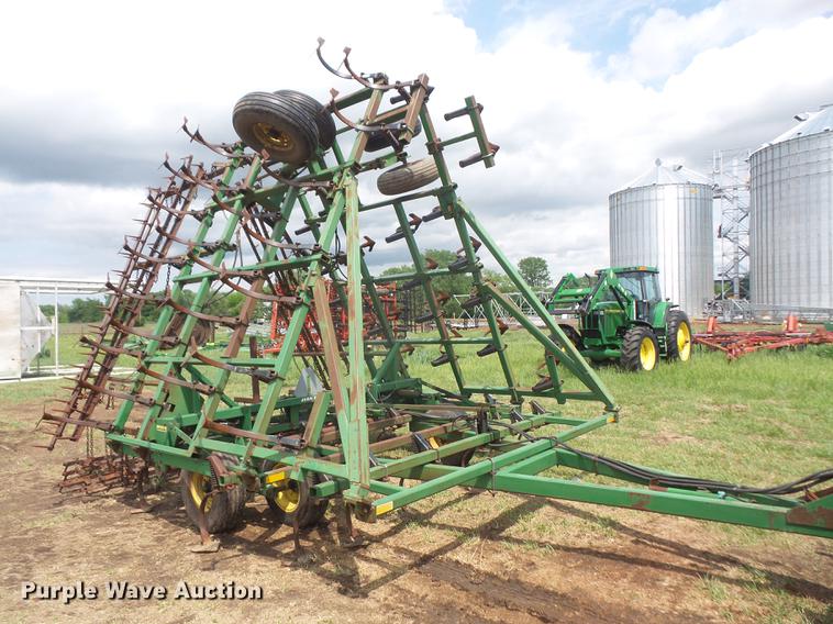 image for item DB6053 John Deere 960 field cultivator