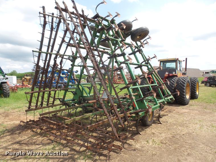 image for item DB6053 John Deere 960 field cultivator