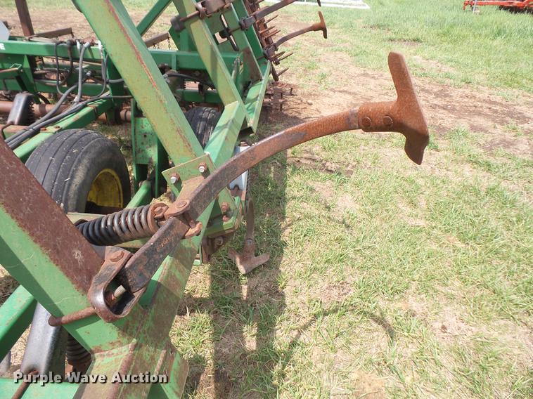 image for item DB6053 John Deere 960 field cultivator