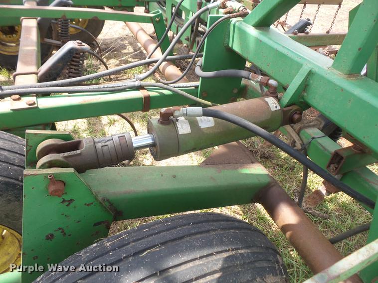 image for item DB6053 John Deere 960 field cultivator