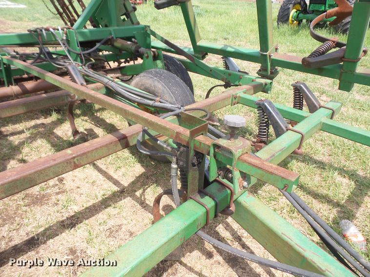 image for item DB6053 John Deere 960 field cultivator