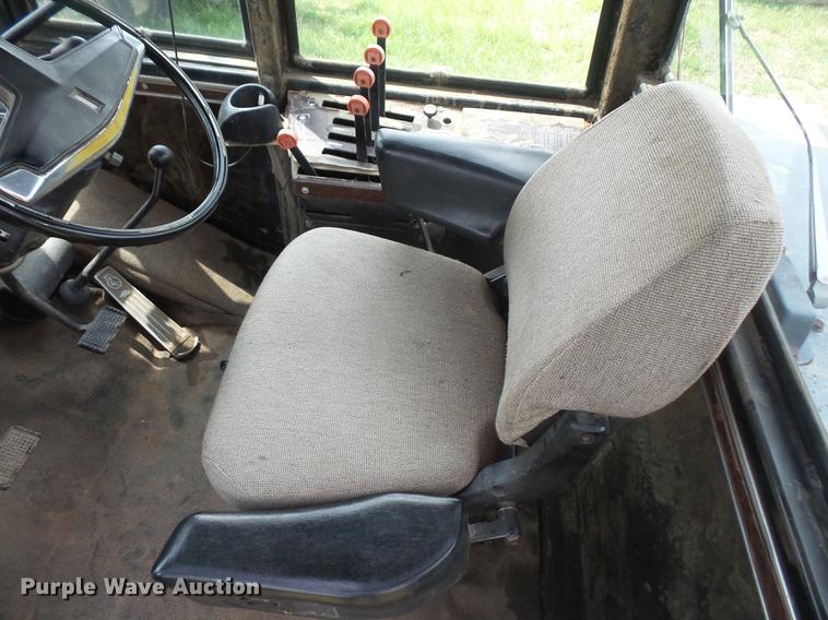 image for item DB6054 1980 Versatile 875 4WD tractor