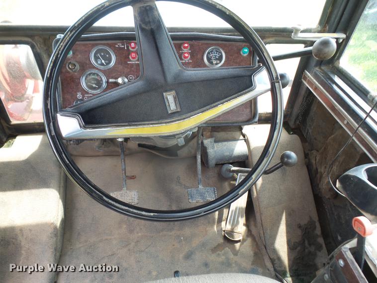 image for item DB6054 1980 Versatile 875 4WD tractor