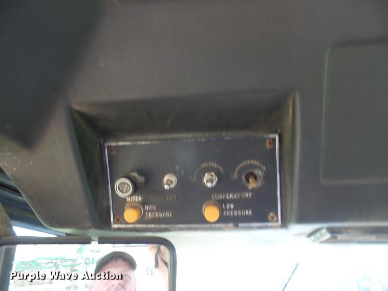 image for item DB6054 1980 Versatile 875 4WD tractor