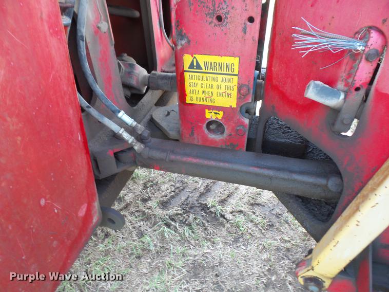 image for item DB6054 1980 Versatile 875 4WD tractor