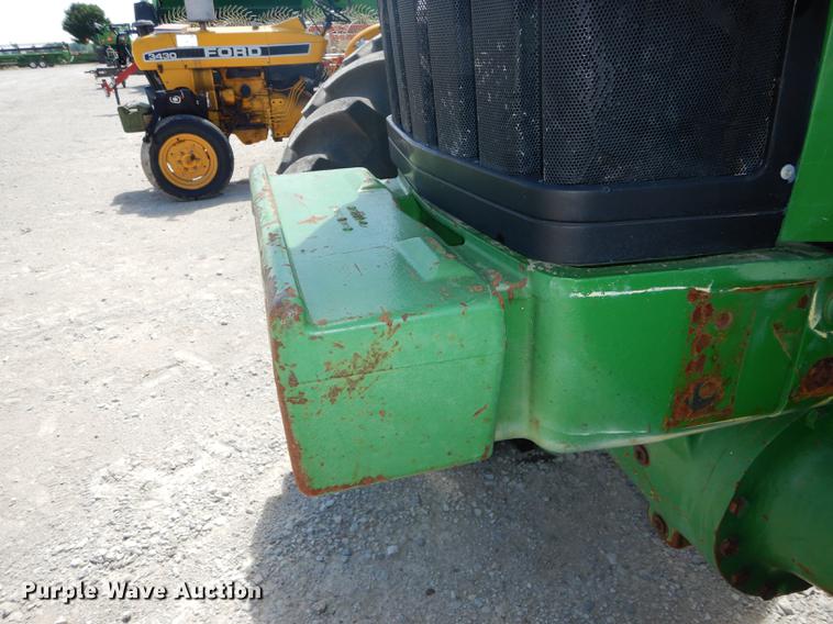 image for item DB8474 1995 John Deere 7800 MFWD tractor